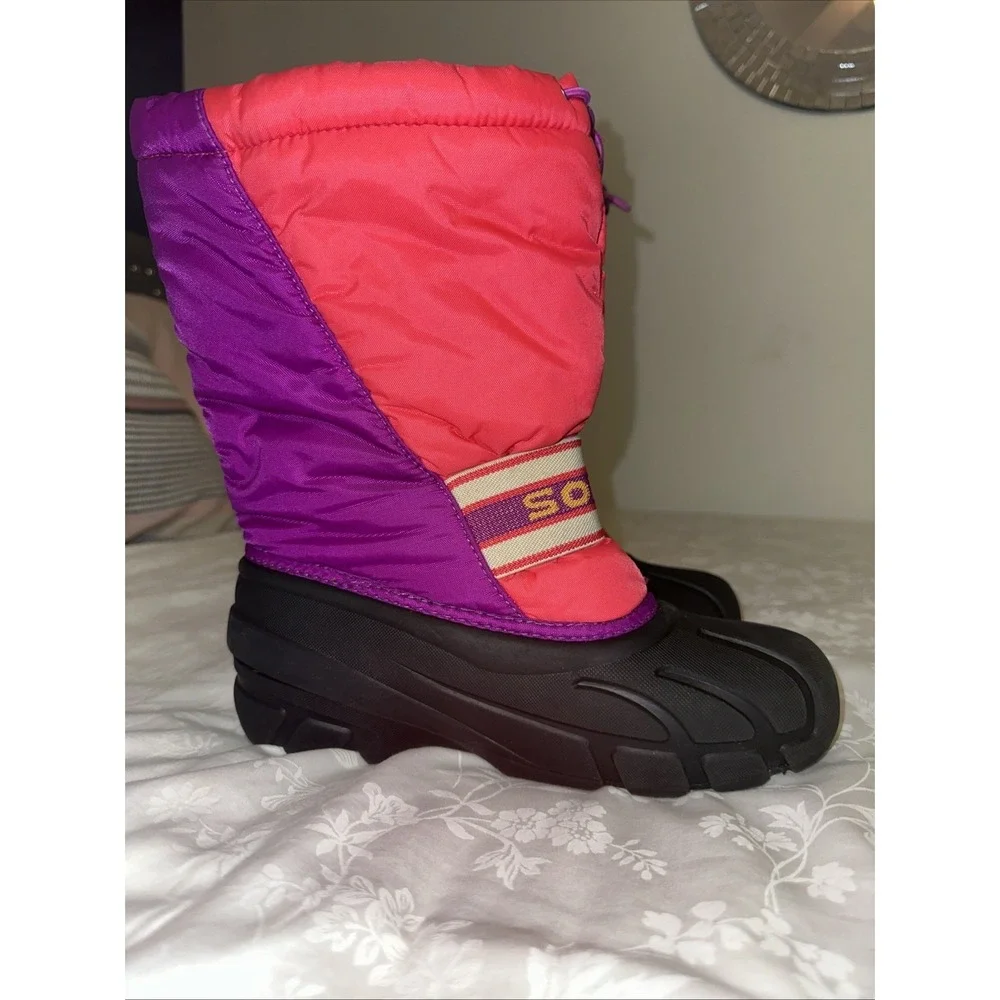 sorel boots Winter Snow Kids Sz5 Pink And Purple